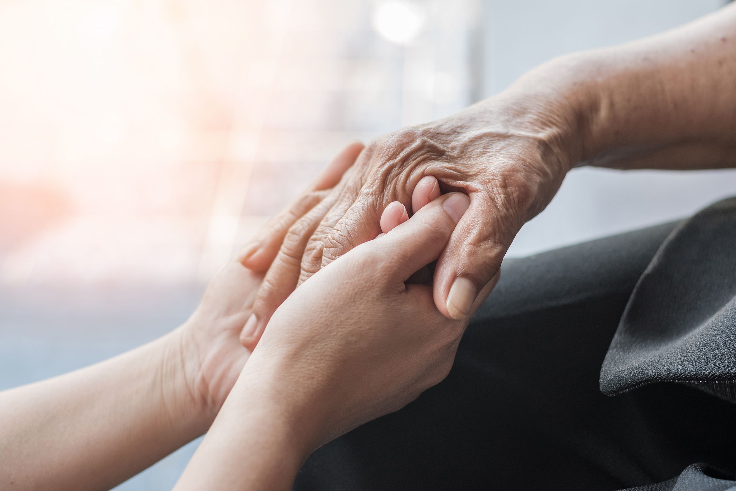 shutterstock Basale Stimulation in der Palliativpflege